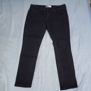 Signature Levi Stauss "The Skinny" black jeans size 10